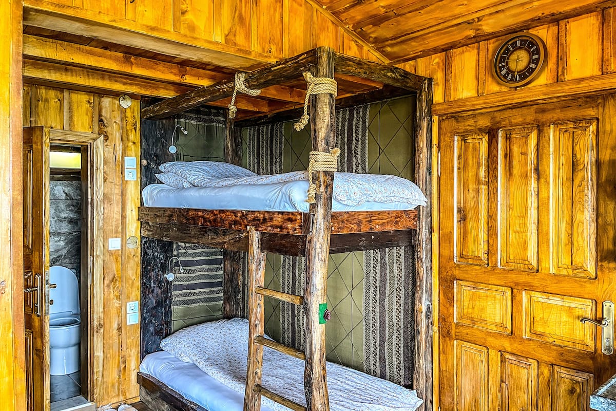 family bungalow | 1 bedroom, desk, free wifi, bed sheets