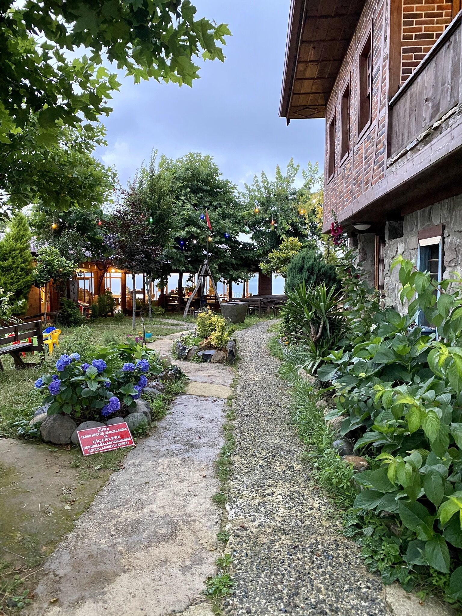 Free daily cooked-to-order breakfast 