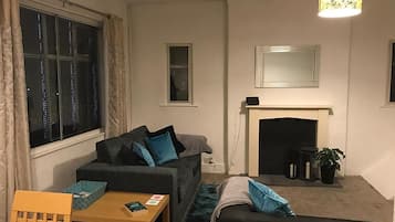 Deluxe Apartment, 2 Bedrooms | Living area