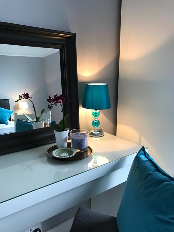 Deluxe Apartment, 2 Bedrooms | Room amenity - Finney Place - Air Accommodation (Cheadle)