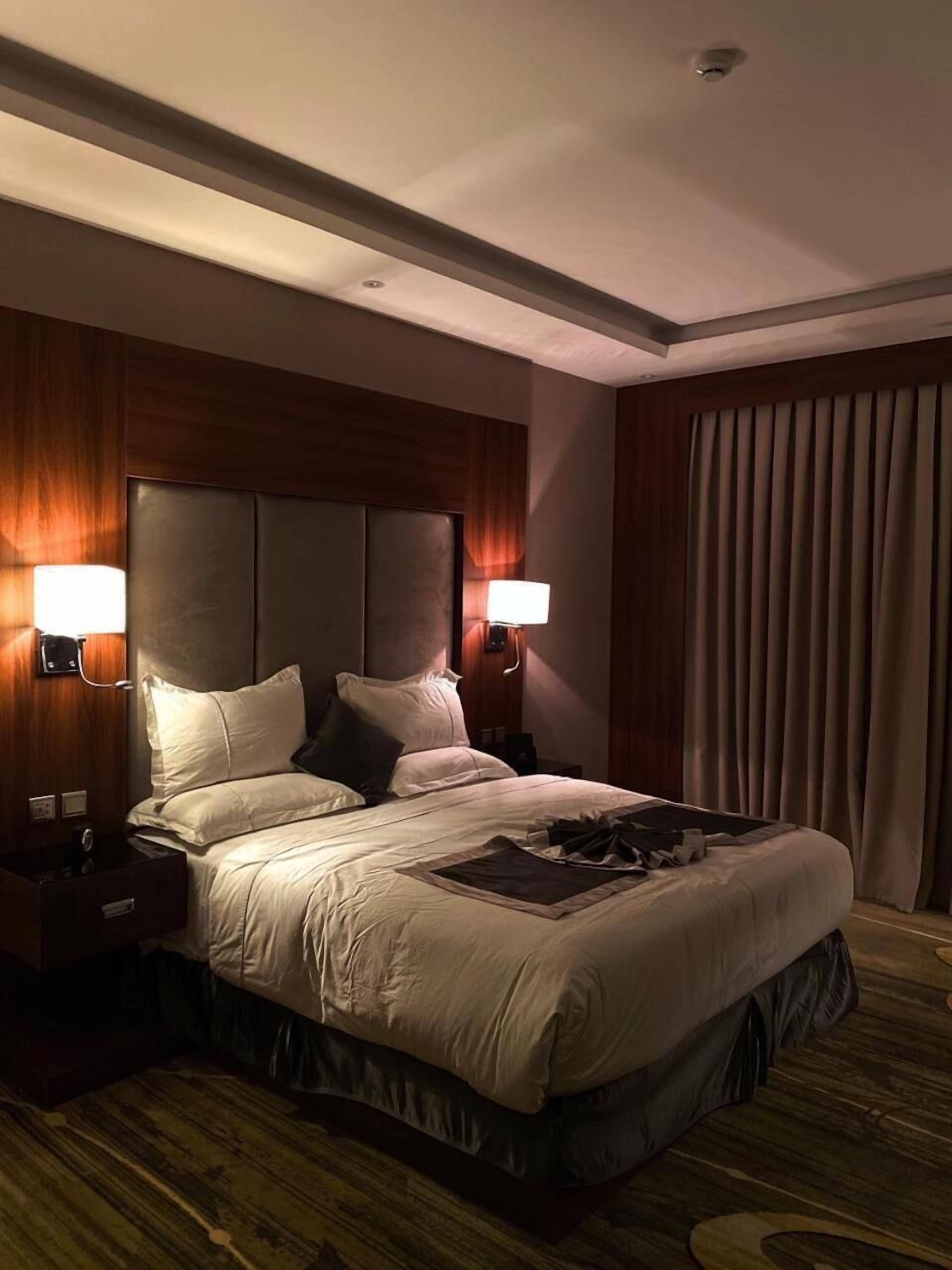 minibar, in-room safe, desk, blackout curtains