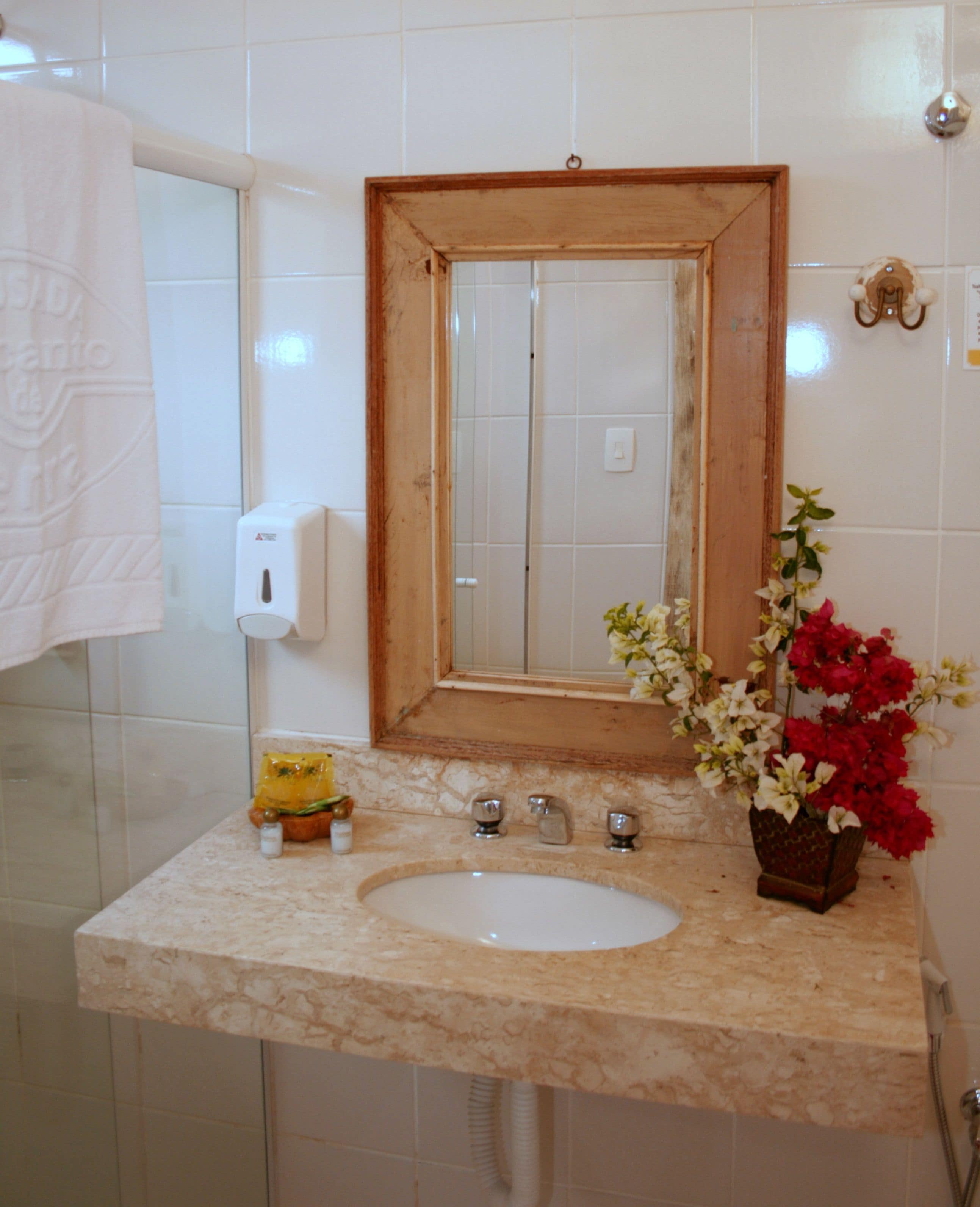 Quarto standard | Pia do banheiro