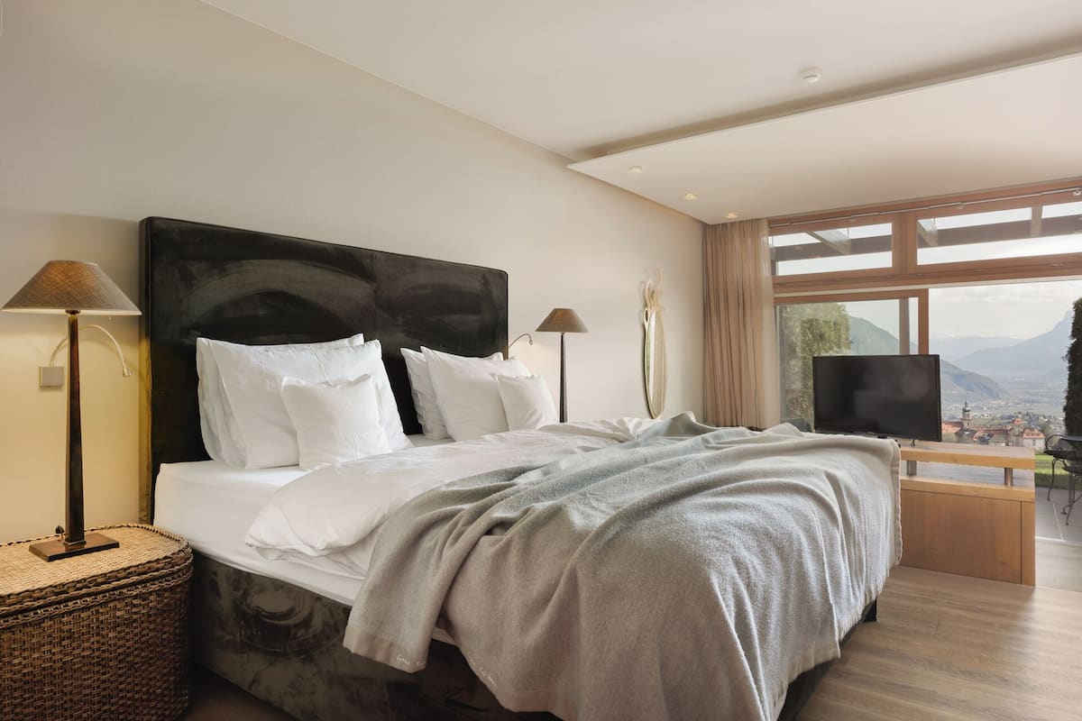 Superior tweepersoonskamer, terras | 1 slaapkamer, luxe beddengoed, een minibar, een kluis op de kamer
