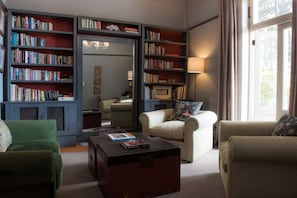 Interior entrance - Welgelegen House by RETURN Africa (Cape Town)