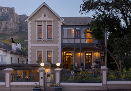 Exterior. Welgelegen House by RETURN Africa