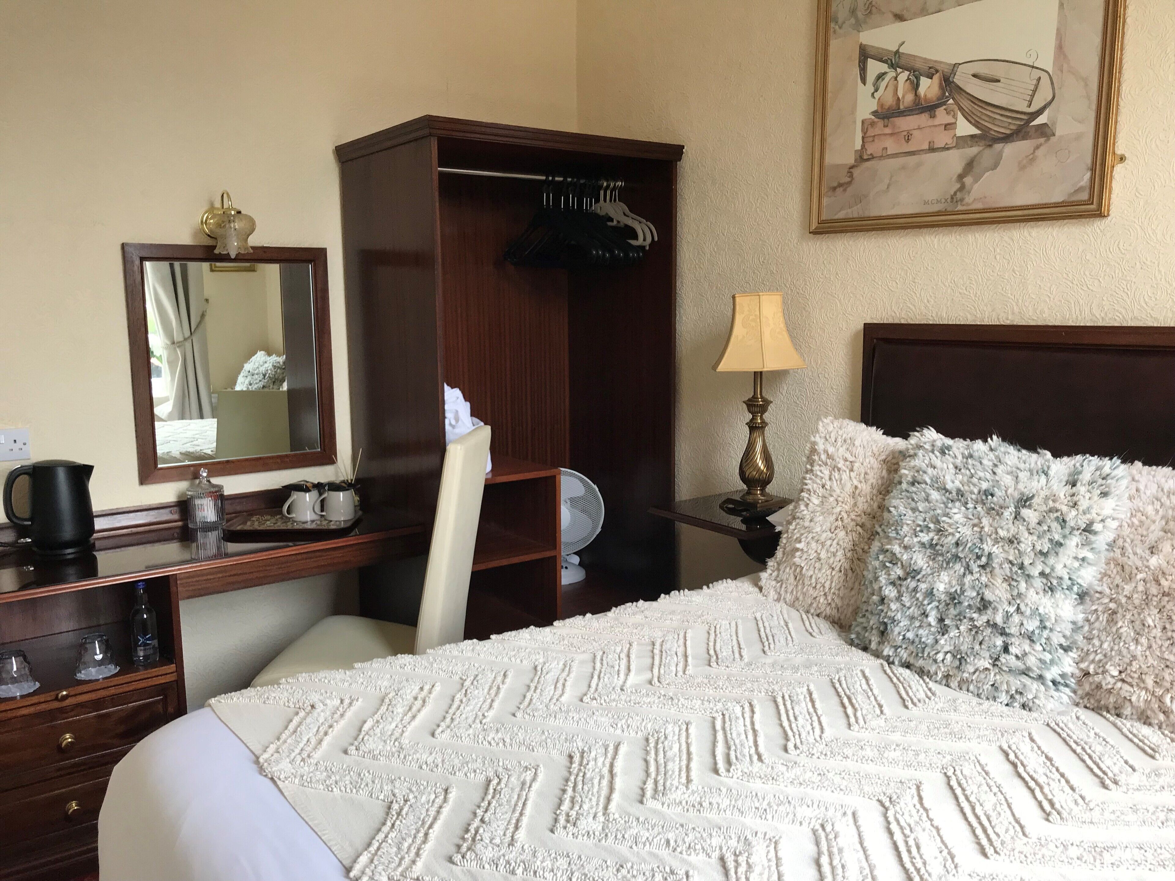 Individually decorated, desk, iron/ironing board, free WiFi