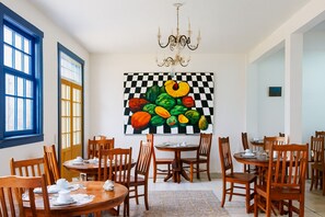 Tägliches inbegriffenes Frühstücksbuffet