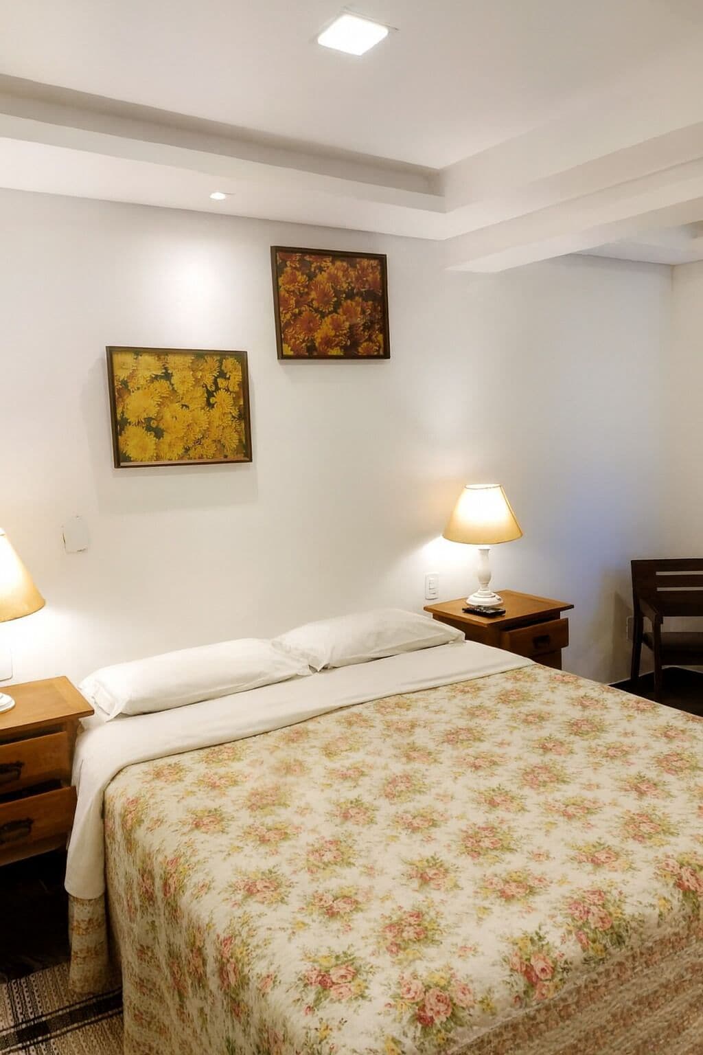 Quarto triplo standard | Cofres nos quartos, individualmente decorados