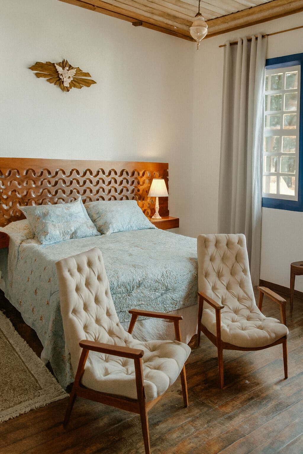 Superior tweepersoonskamer, 1 queensize bed | Een kluis op de kamer, individueel gedecoreerd