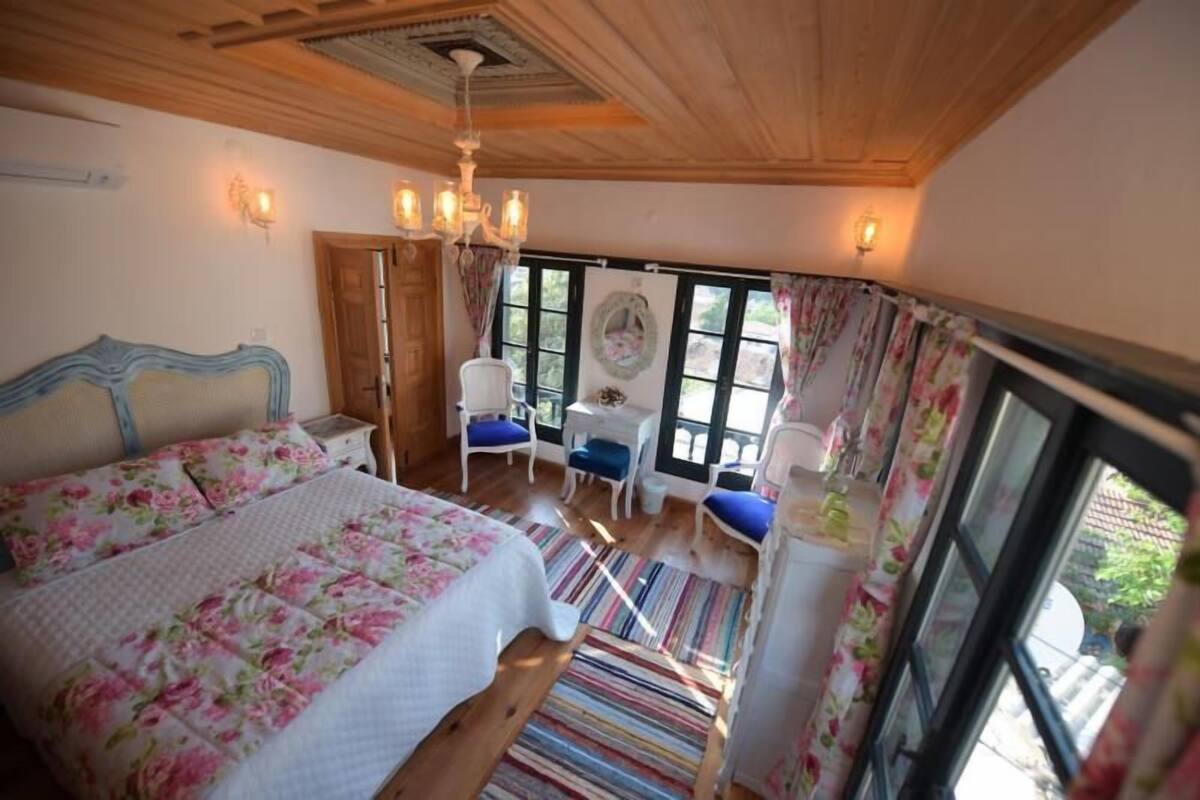 Quarto casal família, 1 cama de casal, vista para a montanha | Escrivaninha, quartos à prova de som, Wi-Fi de cortesia