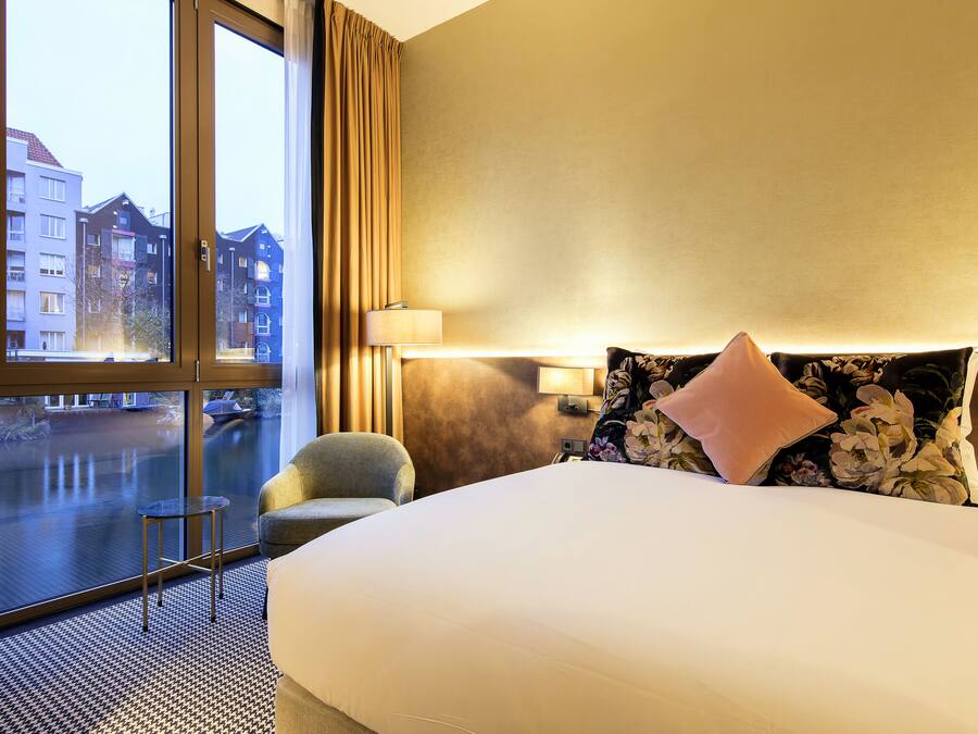 Coffres-forts dans les chambres, bureau