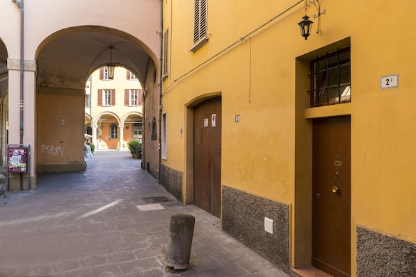 Exterior - House under the Towers (Bologna)