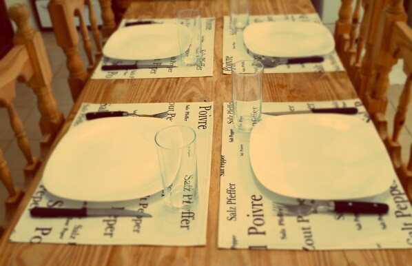 In-room dining - B3 Apartments (Formosa)