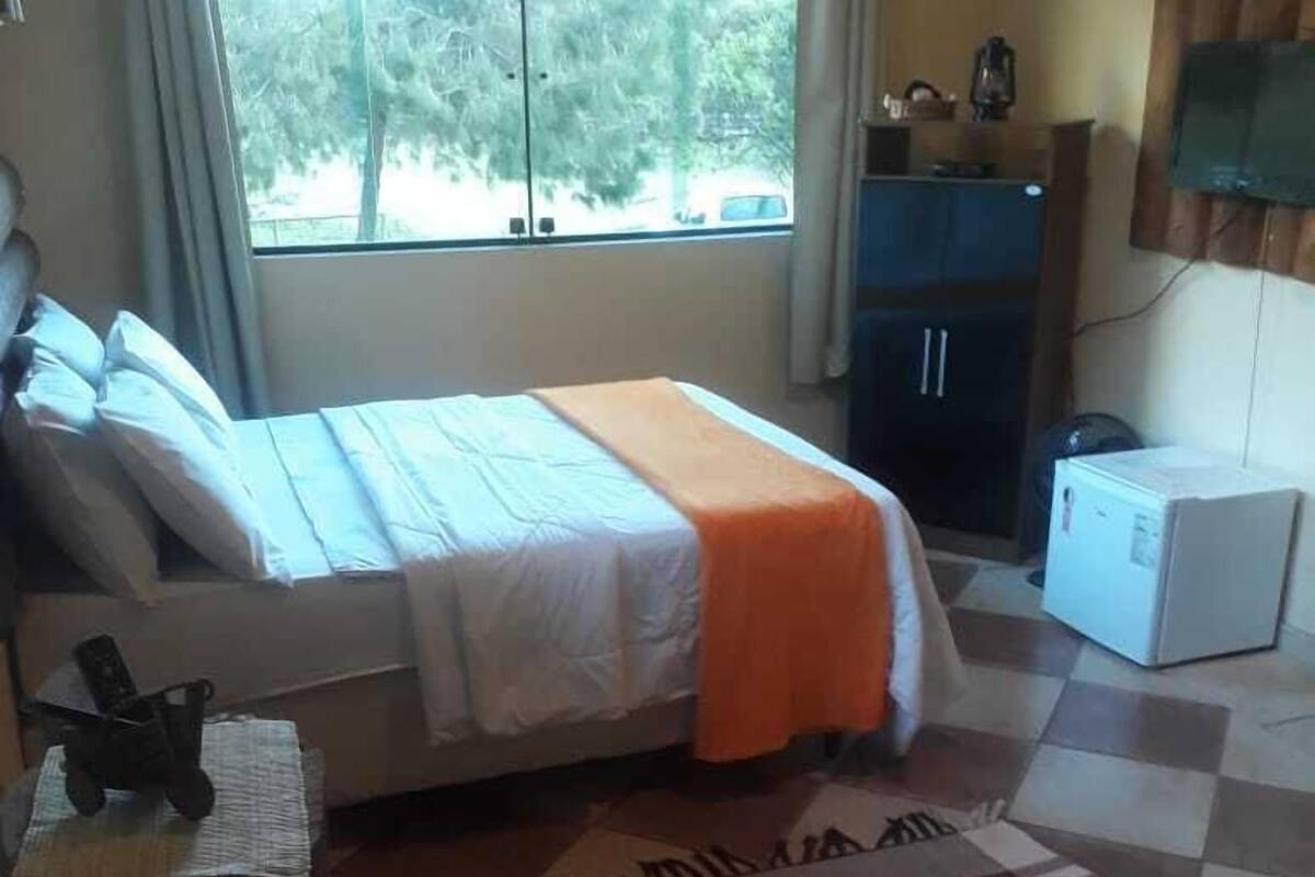 Hypo-allergenic bedding, minibar, blackout curtains, free WiFi