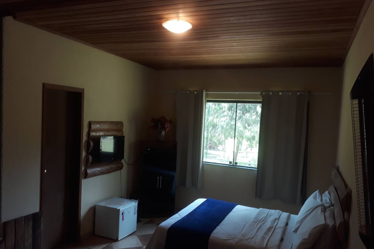 Hypo-allergenic bedding, minibar, blackout curtains, free WiFi