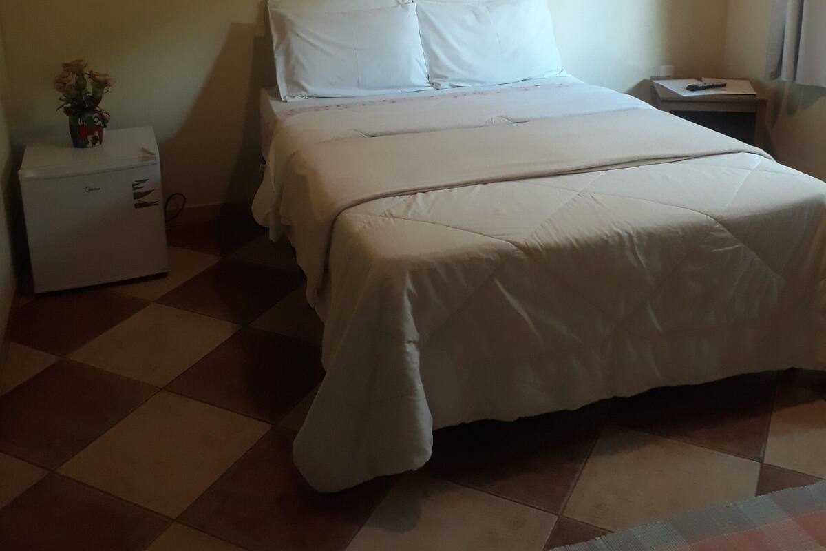 Hypo-allergenic bedding, minibar, blackout curtains, free WiFi