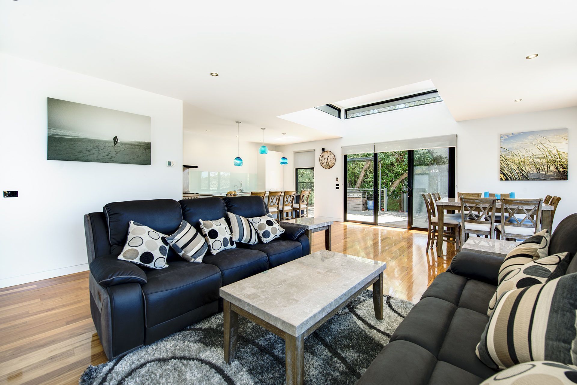 Casa, 4 habitaciones | Sala de estar | Una televisión, un reproductor de DVD
