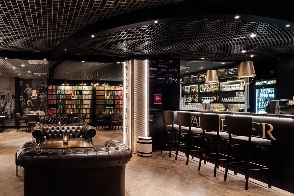 Bar (trong khuôn viên)