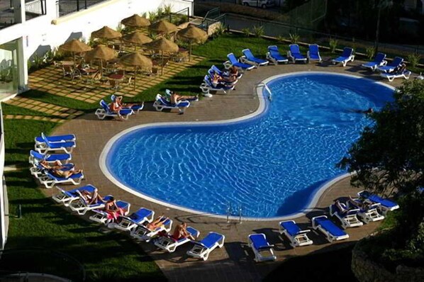 Indoor pool, outdoor pool