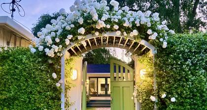 Wine Country Retreat w/ large Spa and 10 Bikes, walking distance to Sonoma Plaza