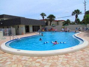 Pool - Beach & Pool Open! Beachfront View All Rooms. Chairs, Wifi (Siesta Key)