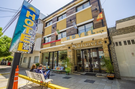 Fassade der Unterkunft. Hotel Calimera