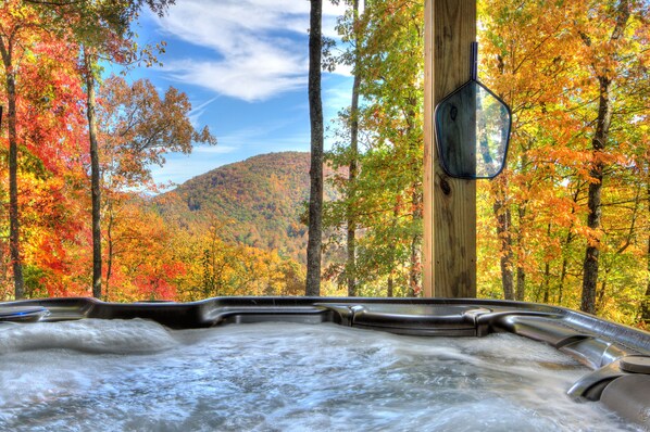 Outdoor spa tub - Mountain Summit House at Pisgah Forest - Brevard, NC (Pisgah Forest)