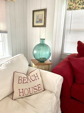 Interior - Waterfront  • Pet Friendly • Book NOW for 2026 (Centerville)