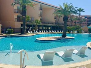 Outdoor pool, a heated pool