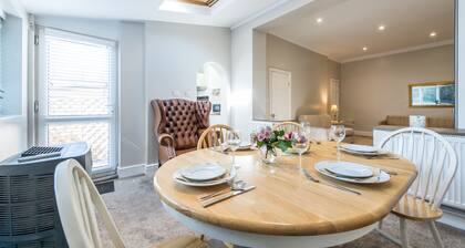 Ylellisiä ilmastoituja huoneistoja, 12 min kaupungin keskustasta junalla