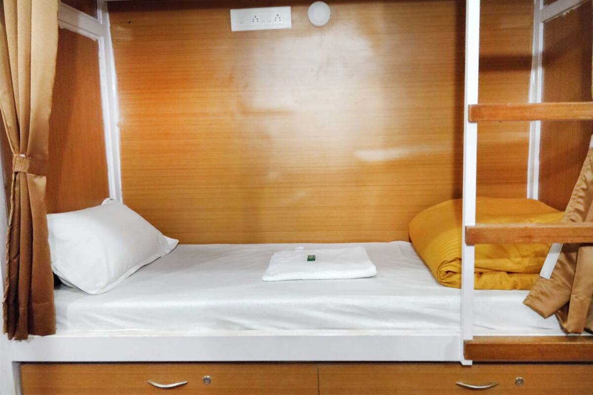 Comfort-yhteismajoitus, vain miehille | Ilmainen Wi-Fi, vuodevaatteet