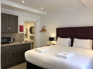 Superior-Doppel- oder -Zweibettzimmer