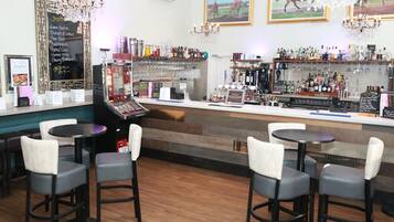 Bar (en la propiedad)