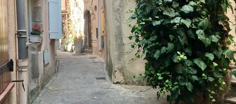 Aito talo keskustassa Ramatuelle