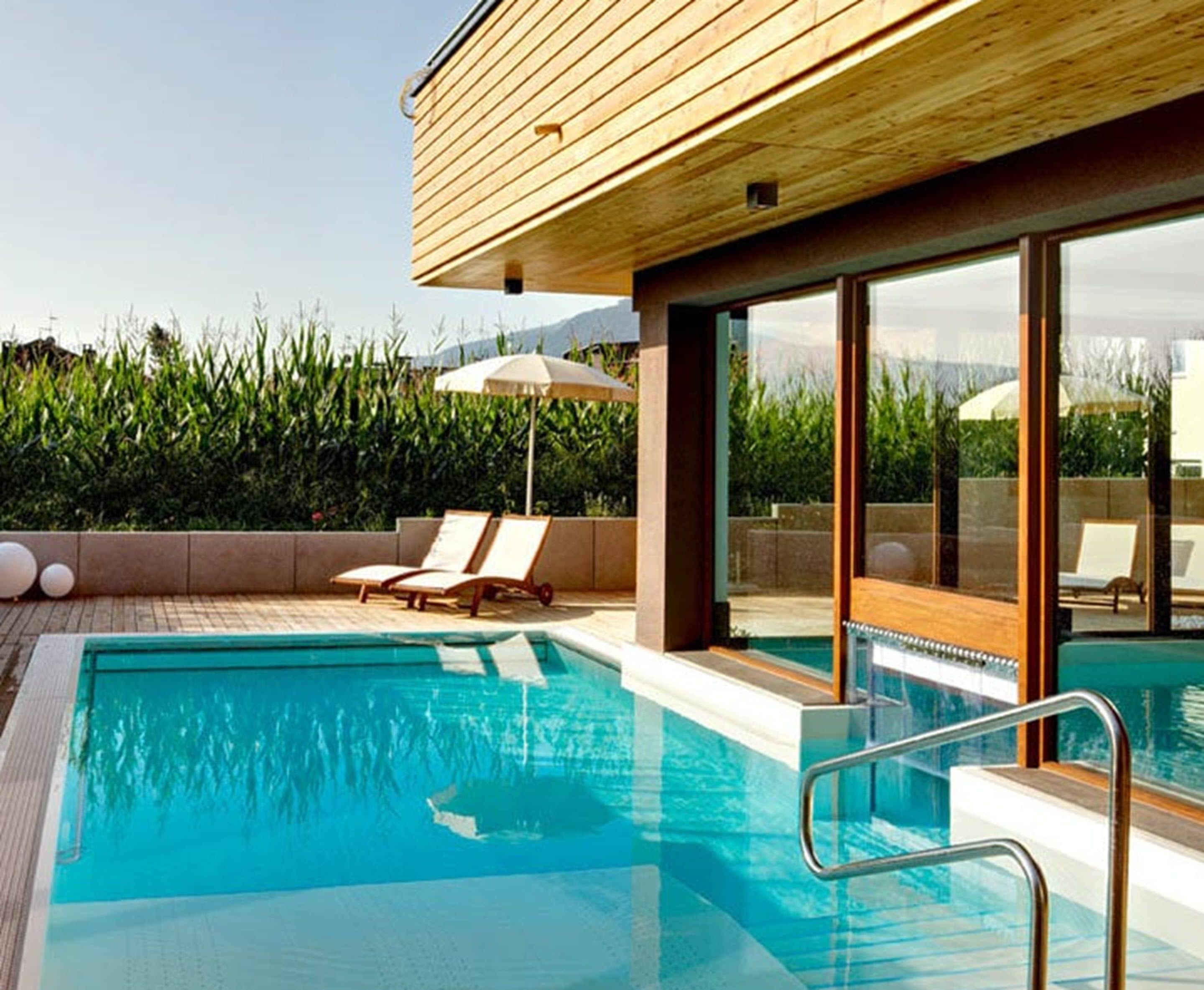 Piscina interna, piscina externa