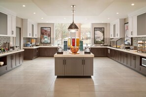 包含每日自助早餐