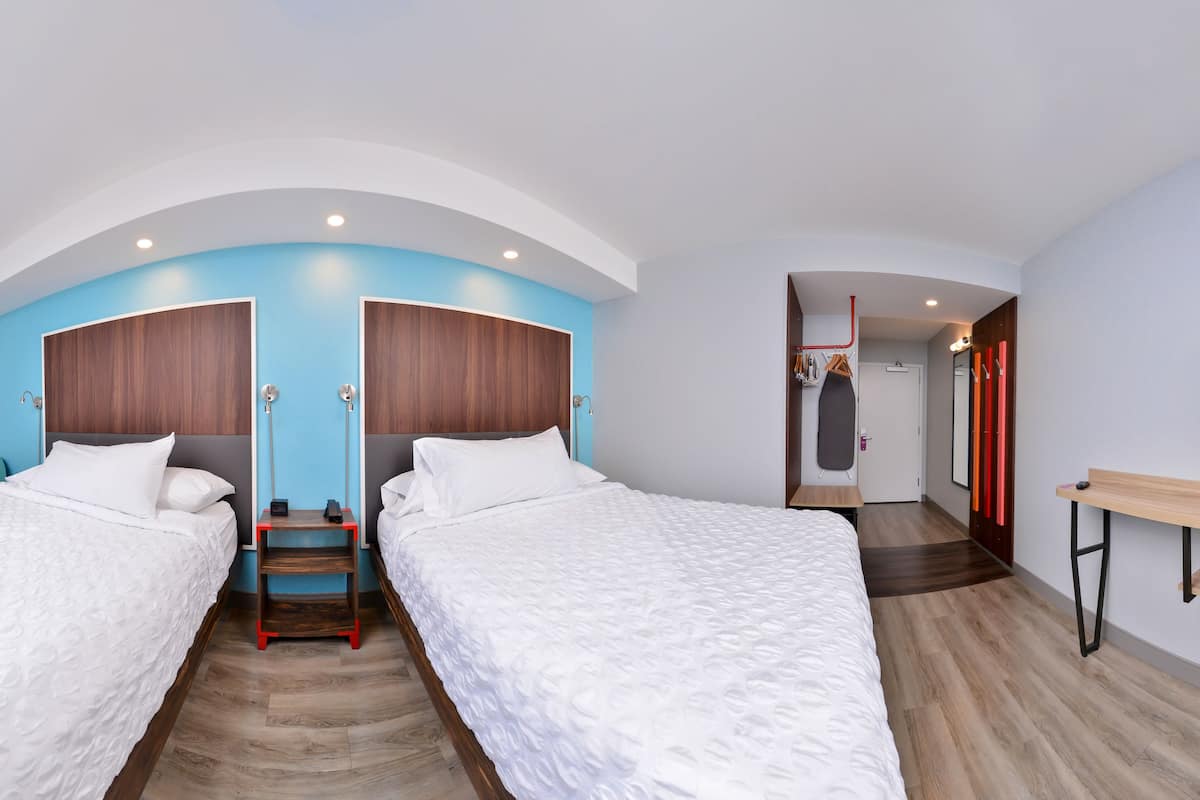Minibar, laptop workspace, blackout curtains, free WiFi
