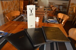 Frühstück und Abendessen