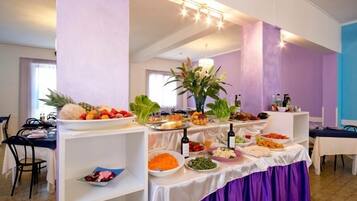 Breakfast, lunch, dinner served; local cuisine, garden views
