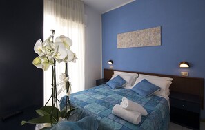 Triple Room | In-room safe, desk, iron/ironing board, cribs/infant beds - Hotel Milano (Gatteo)