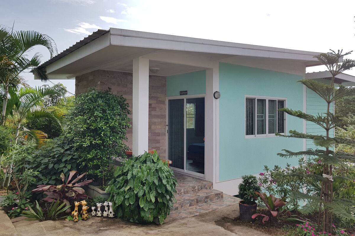 Bungalow for 6 People | Rollaway beds, free WiFi
