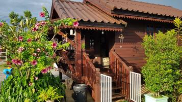 Bungalow for 3 People | Rollaway beds, free WiFi