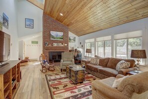 House, Multiple Beds (Timber Hill) | Living room | Flat-screen TV, fireplace