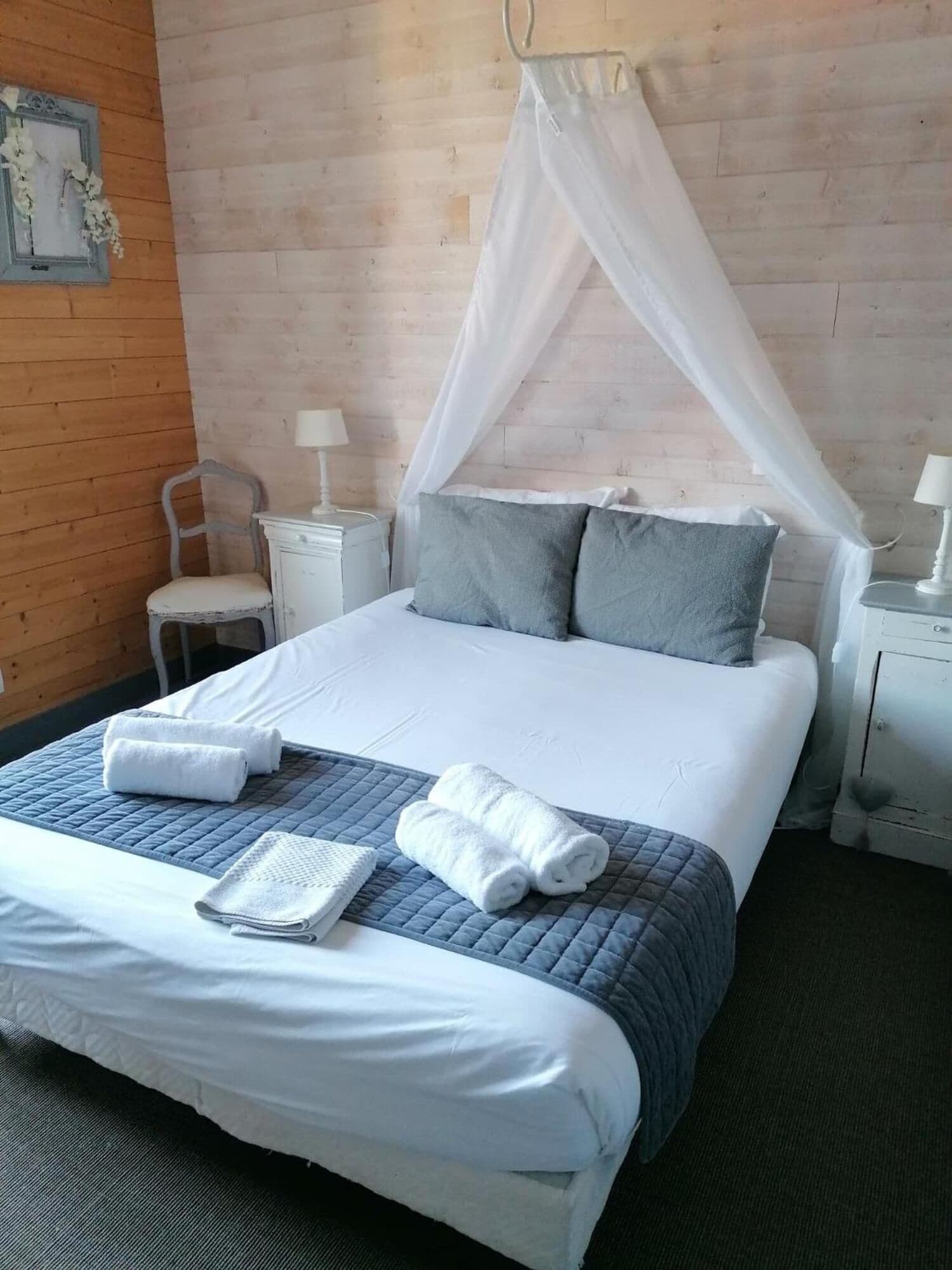 1 chambre, literie de qualité supérieure, matelas mémoire de forme