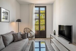 Superior Apartment, 3 Bedrooms | Living area | Flat-screen TV - Aspasios Poblenou Apartments (Barcelona)