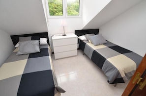 2 bedrooms, iron/ironing board