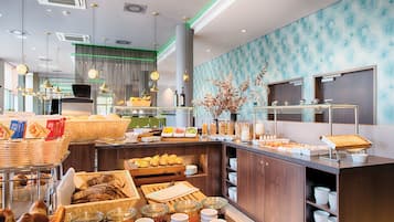 Daily buffet breakfast for a fee