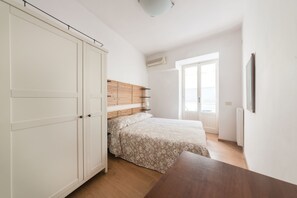 Kamar Double atau Twin Basic | Wi-Fi gratis dan seprai linen