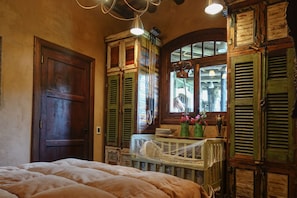 1 bedroom, cribs/infant beds, free WiFi