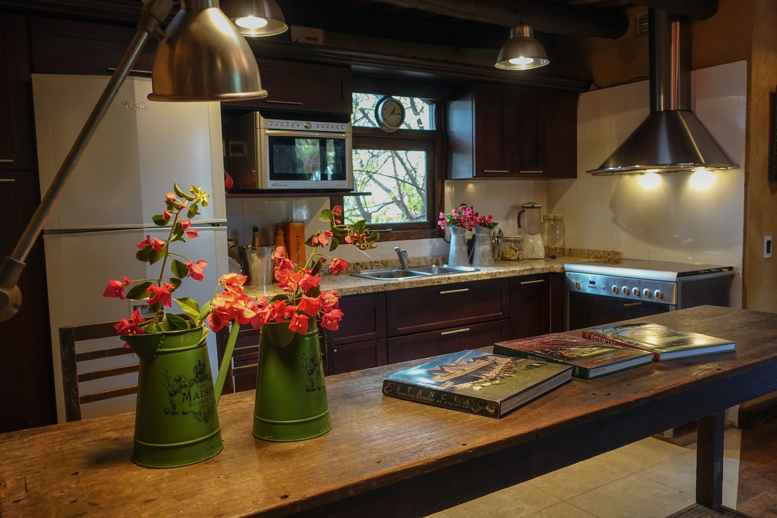 大型冰箱、微波爐、烤箱、爐台